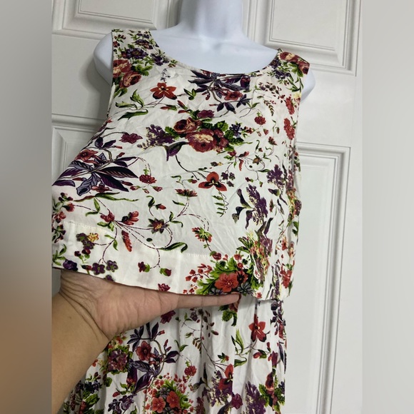 D1- White Floral Drape Maxi Dress - Picture 3 of 6